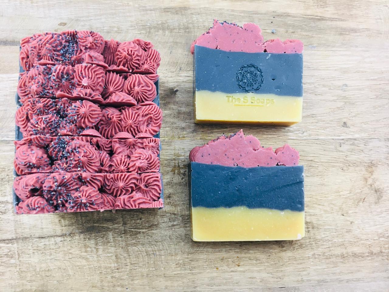 Queen 2be Soap - Natural Soap Bar - Handmade Soap - Palm Soap - Vegan Soap - Natural Soap - Moisturizing Soap.